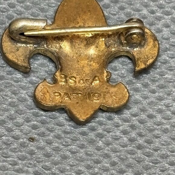 Antique 1911 Patent Boy Scout Lapel Pin BSA Scout Pin Tenderfoot Hat Pin - Picture 4 of 5